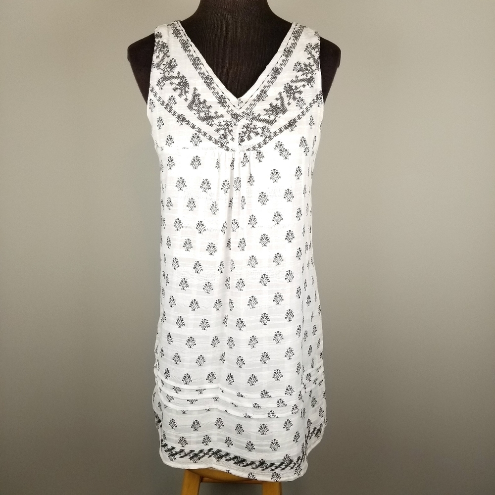 Embroidered white & black sleeveless lined dress